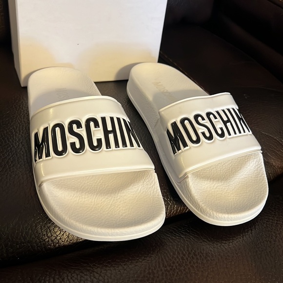 FINAL DROP / SALE!!! Moschino logo rubber slides NWB - Picture 6 of 9